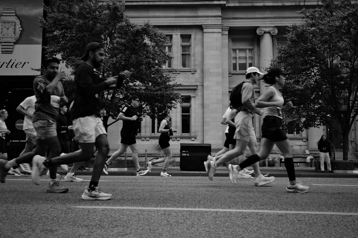 Coureurs en groupe à Bordeaux